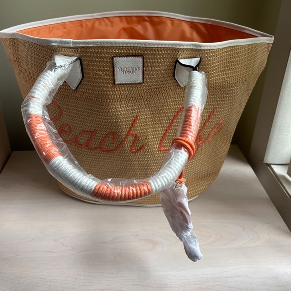 New Victorias Secret Straw Beach Tote w/ Rope Like Handles, & Palm Tree Keychain - Picture 7 of 7